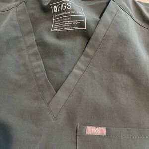 FIGS women scrub too in moss